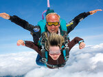SMARTBOX - Coffret Cadeau Parachute et sensations fortes : 1 saut incroyable proche de Paris -  Sport & Aventure